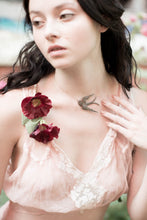 Load image into Gallery viewer, FANCY SWALLOW NECKLACE (PRE-ORDER)
